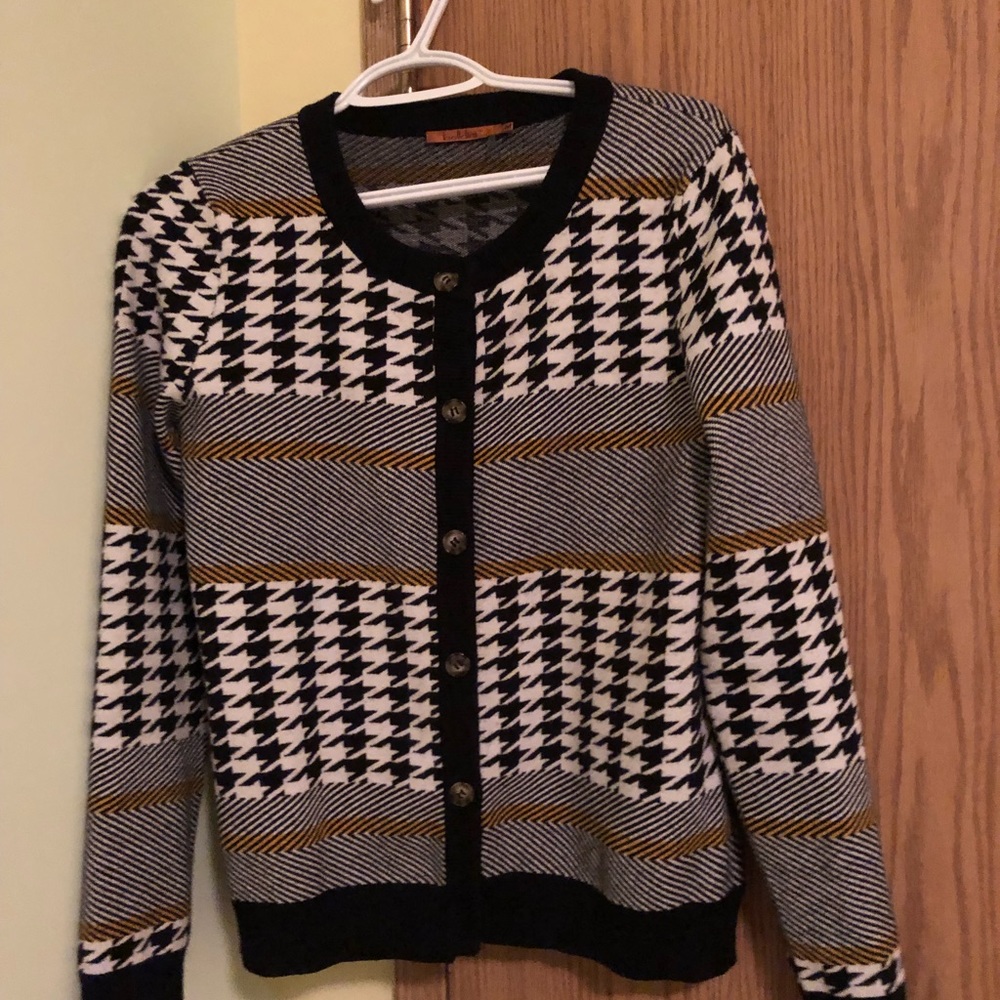 Belldini Unique Knitwear Sweater Medium